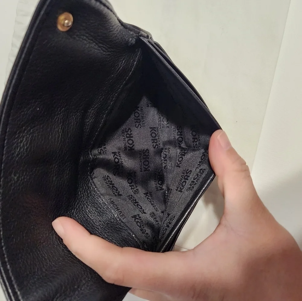 EUC Michael Kors Wallet (Blk Pebble Leather) 🖤✨️ - Picture 3 of 4